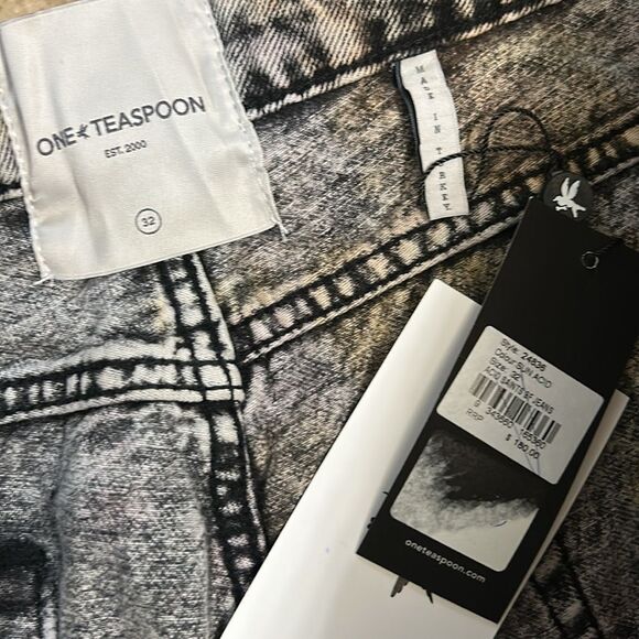 Revolve One Teaspoon Acid Wash Distressed Boyfriend Jeans(Size 32) - Picture 10 of 10